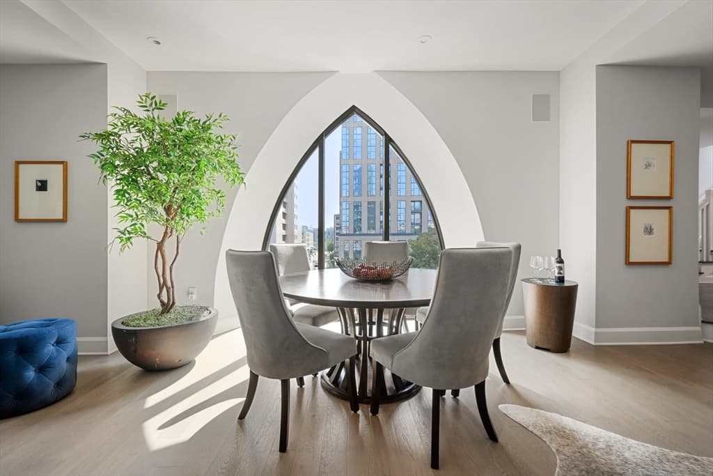 140 Shawmut #4C photo 5