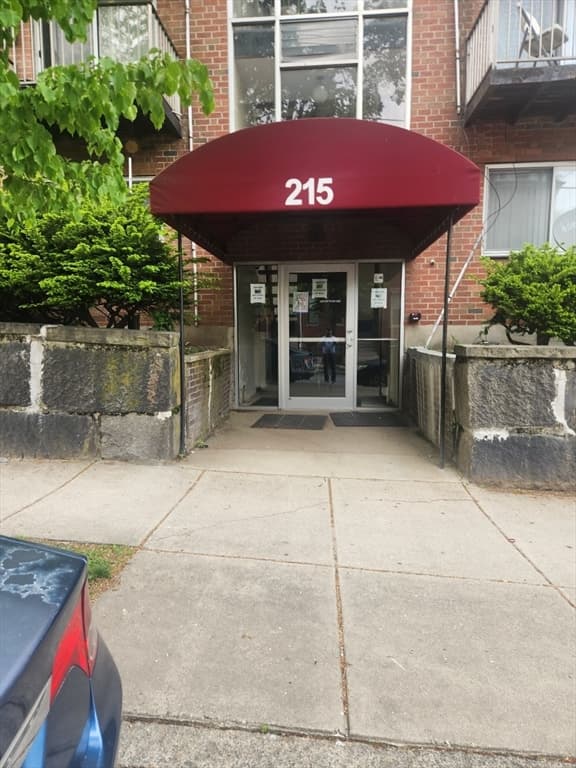 215 Washington Ave. #4