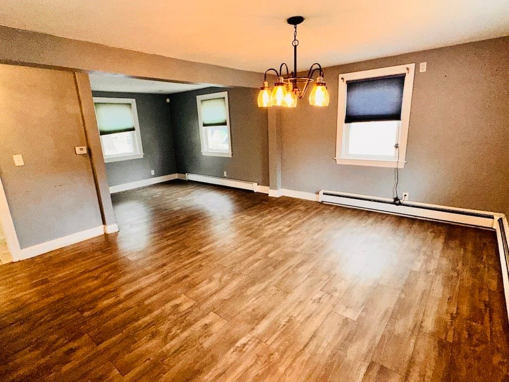 4 Stevens Ave photo 3