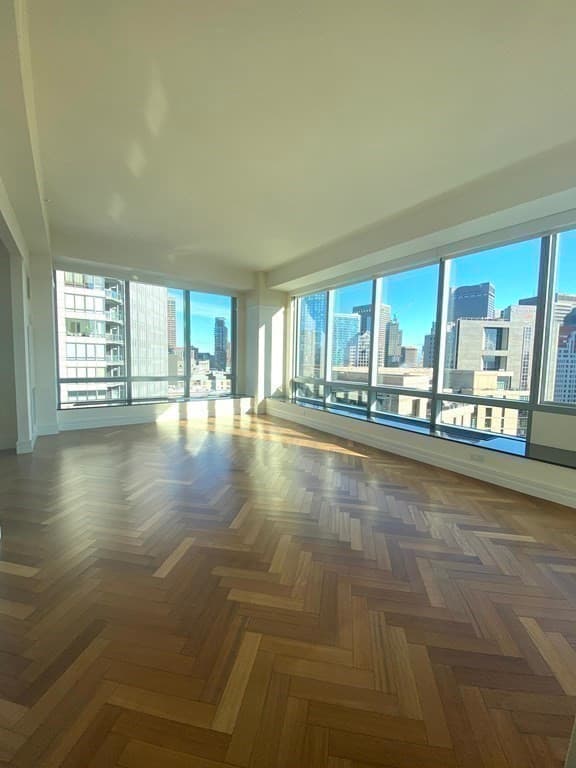 2 Avery Street #21G