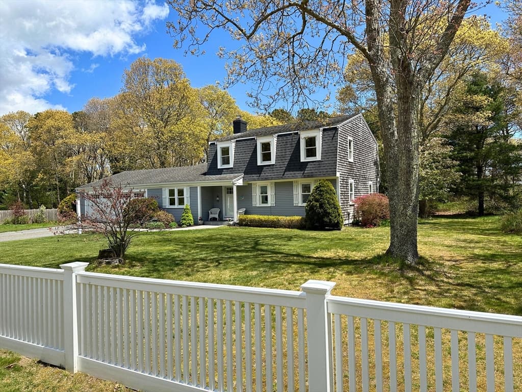 154 Longview Dr photo 2