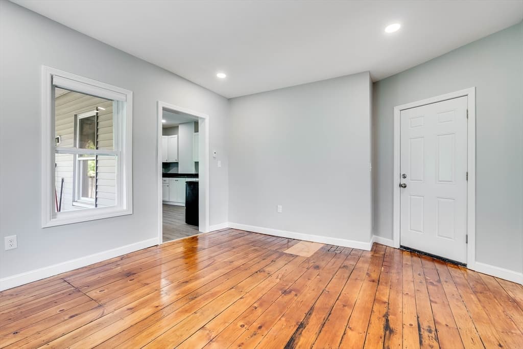 44 Saunders Street #1 photo 2