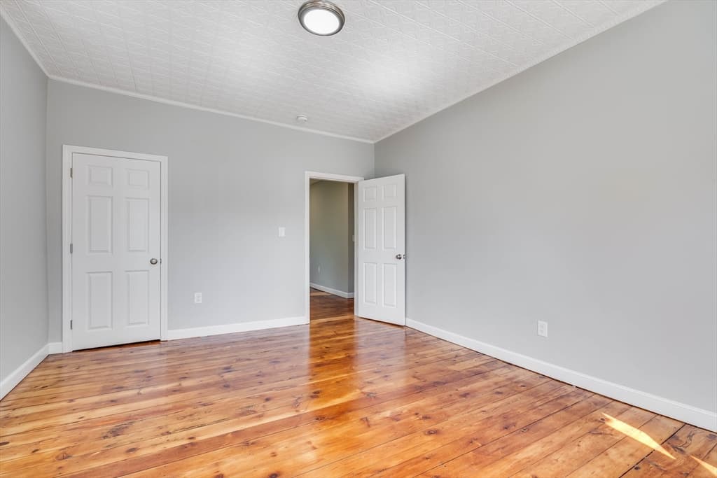 44 Saunders Street #1 photo 4