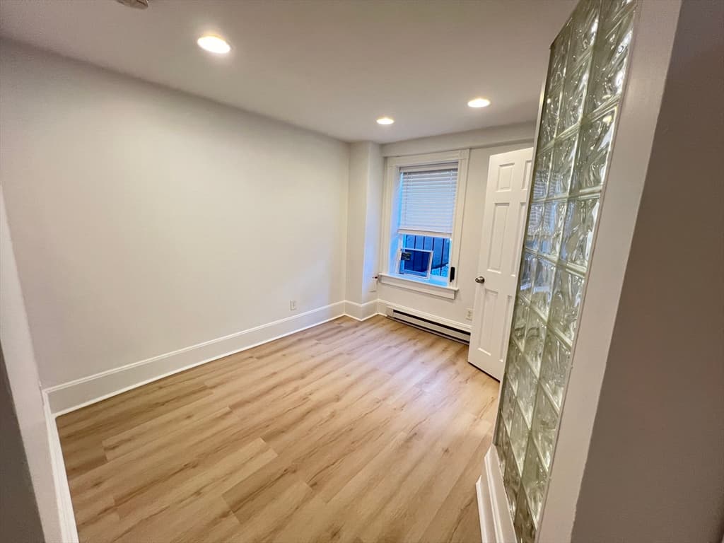 33 East Springfield St #1A photo 5