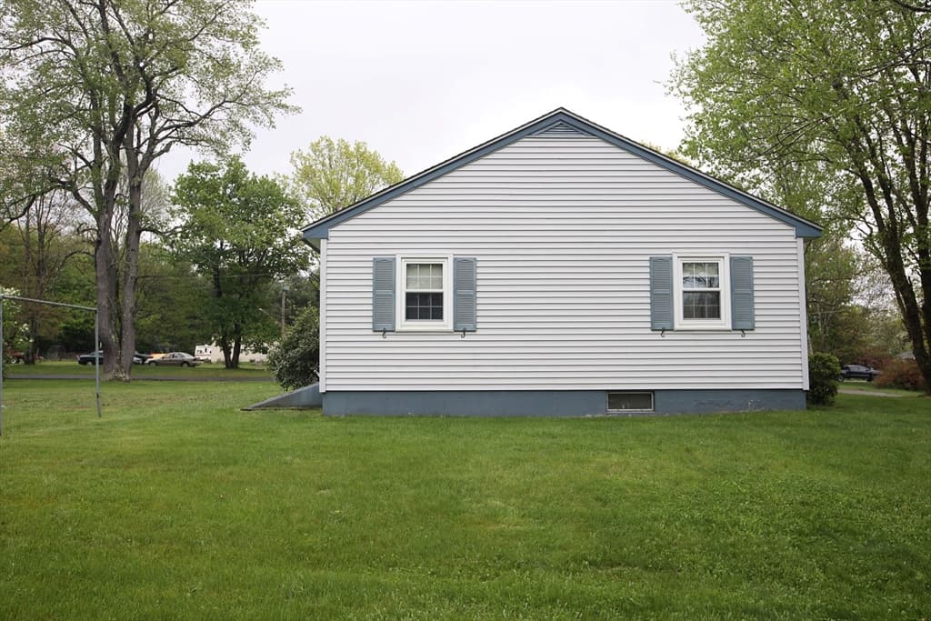 108 Main St photo 5