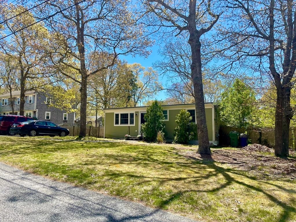 21 Butler Ave photo 2