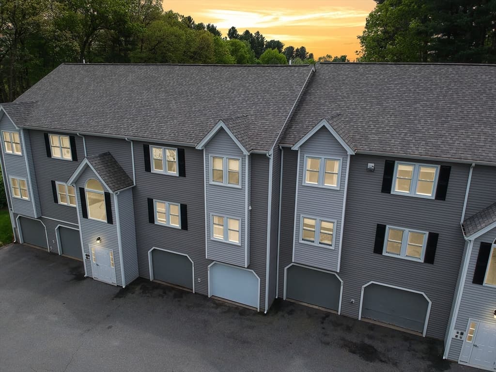 84 Tennis Plaza Rd #32