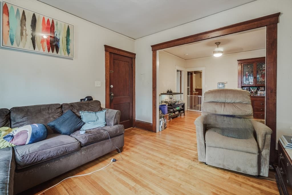 17 Princeton St photo 4
