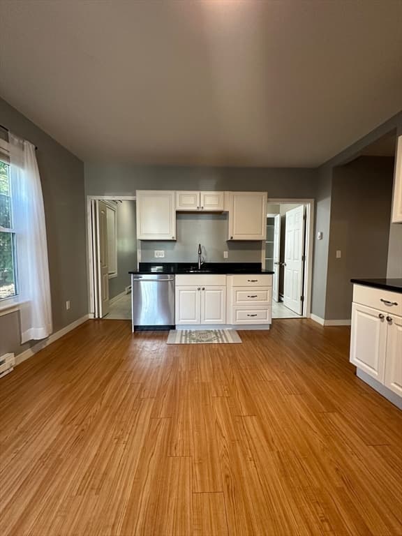 10 Sterling St #1 photo 4