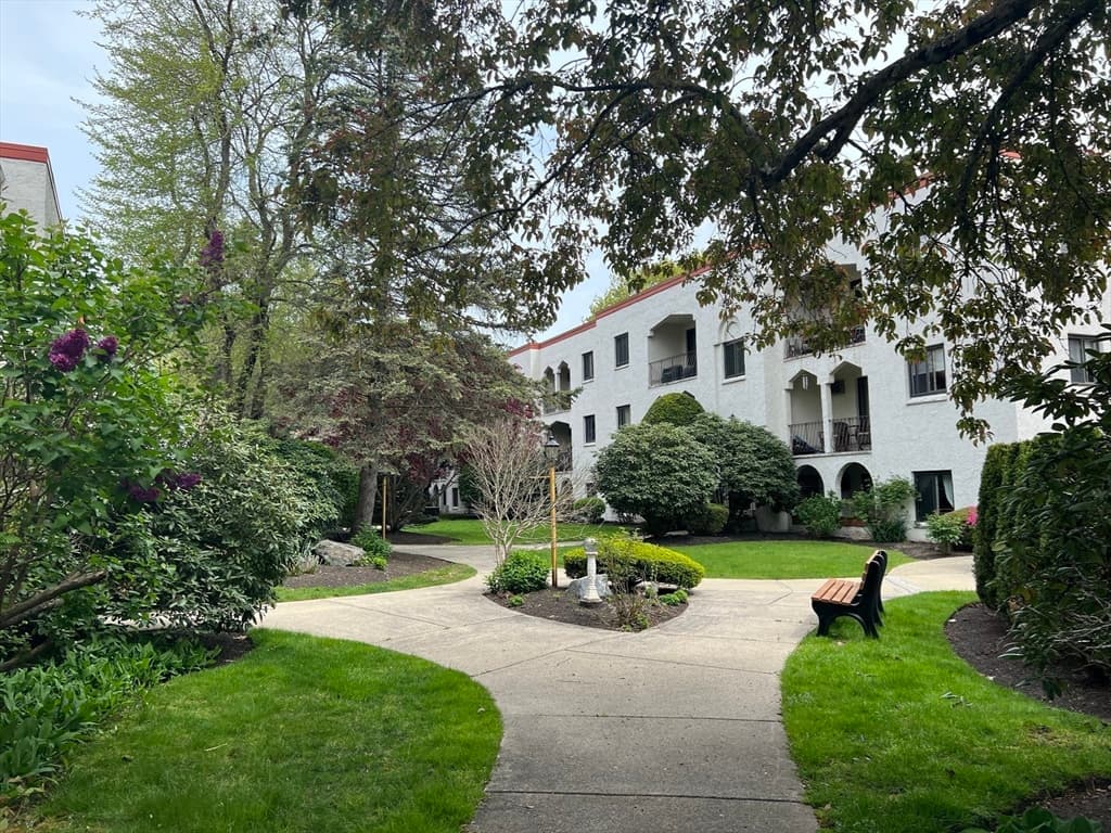 320 Fellsview Terrace #326 C