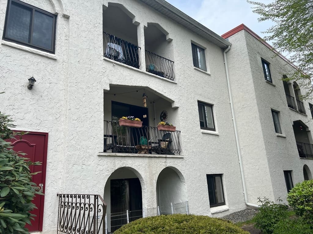 320 Fellsview Terrace #326 C photo 5