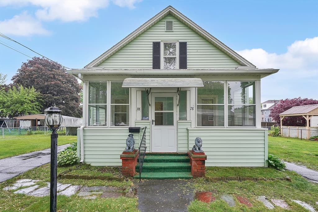 78 Narragansett Blvd photo 2