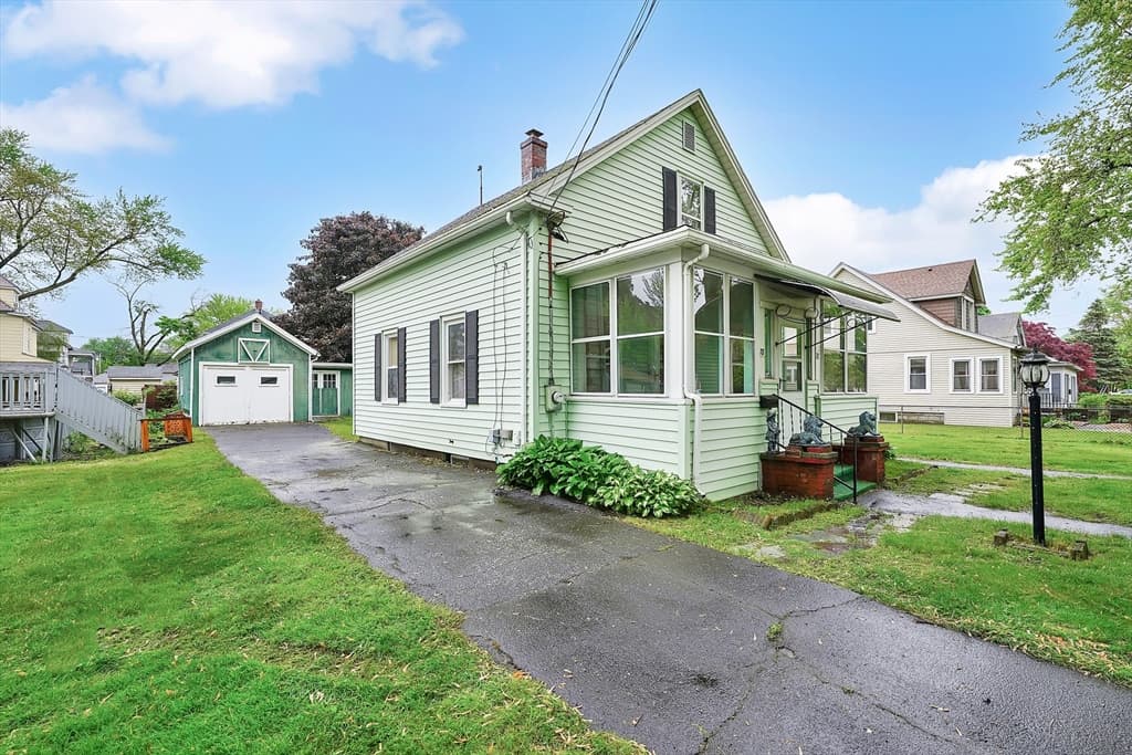 78 Narragansett Blvd photo 3