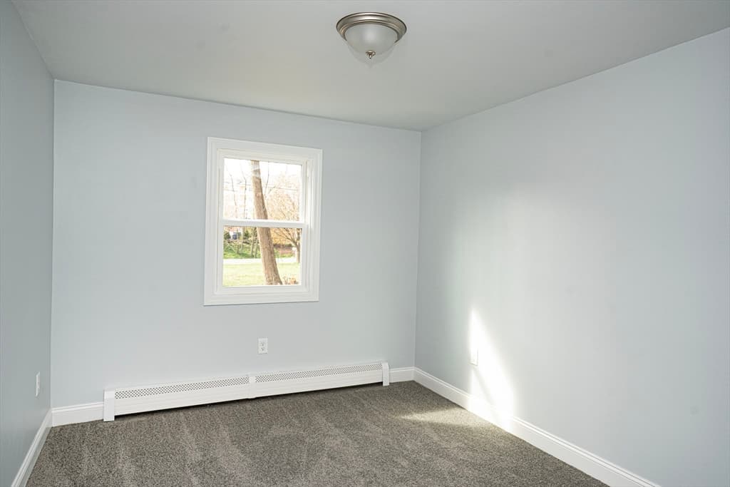 2105 Pleasant St photo 5