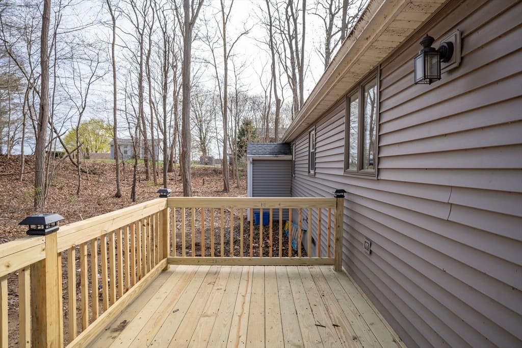 2105 Pleasant St photo 4