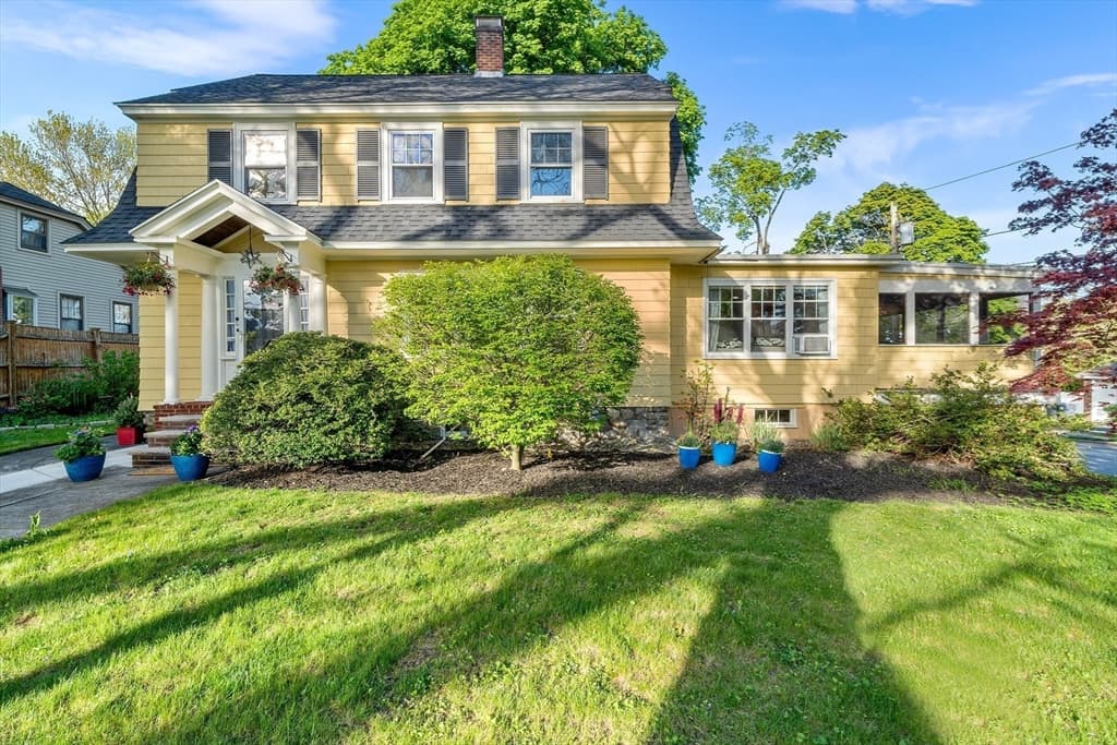 6 Houston Ave photo 2