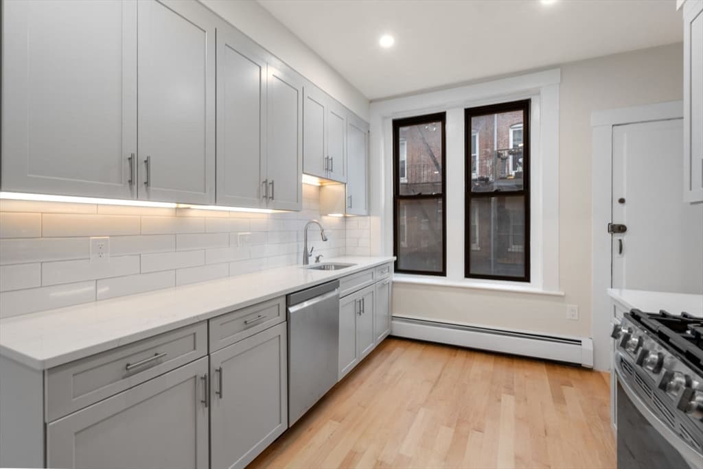 19 Cortes Street #4 photo 3