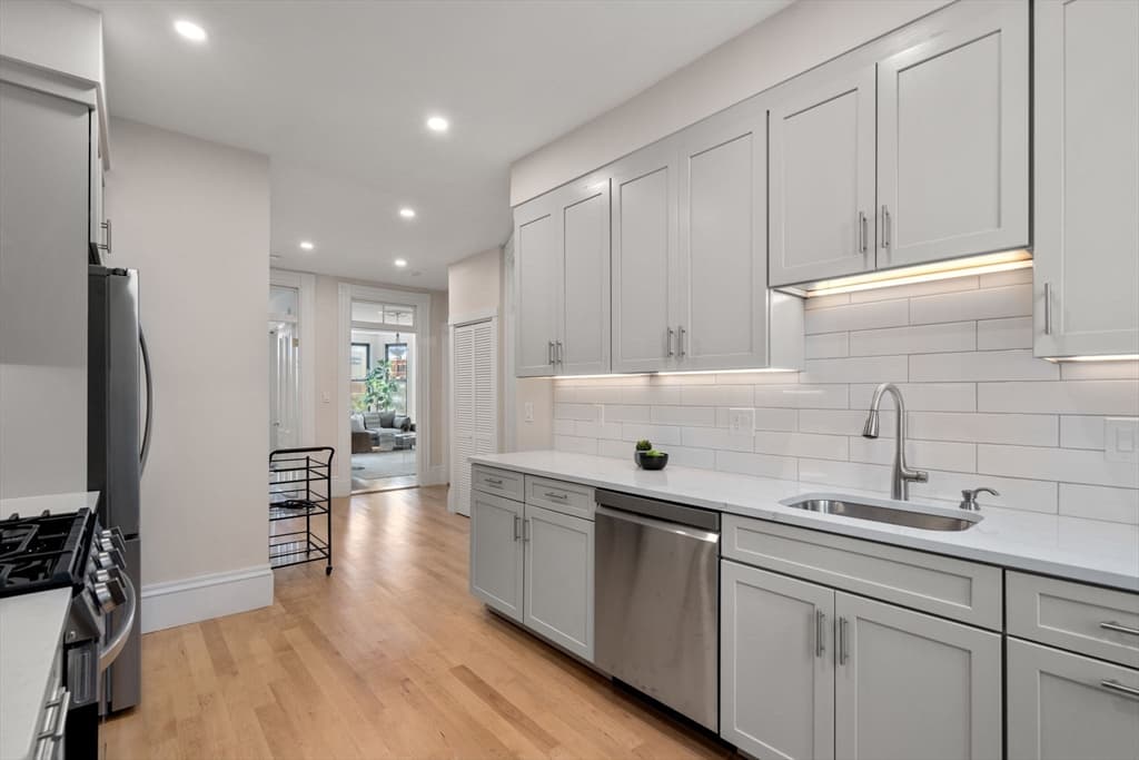 19 Cortes Street #4 photo 5