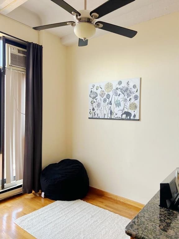 12 Stoneholm Street #527 photo 4