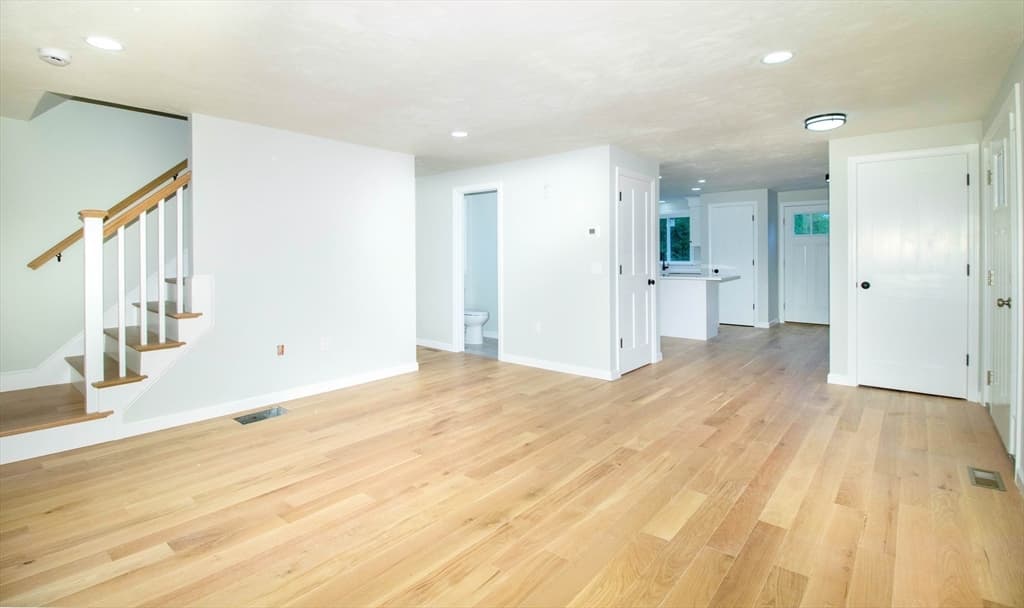 24 Evergreen Road photo 2