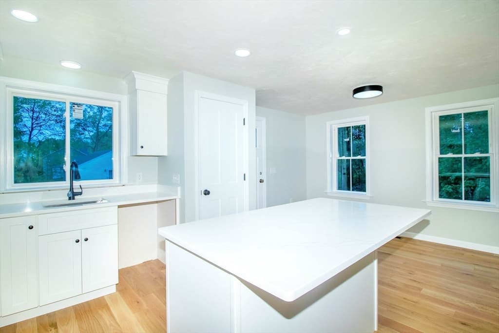 24 Evergreen Road photo 3