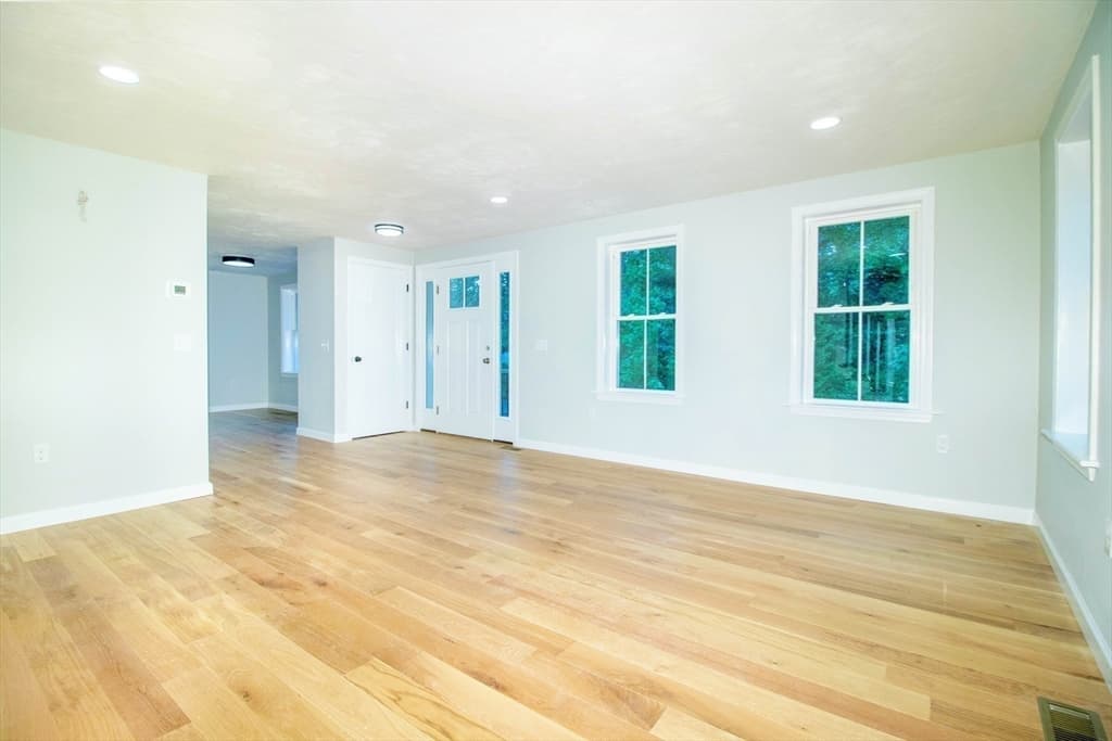 24 Evergreen Road photo 5