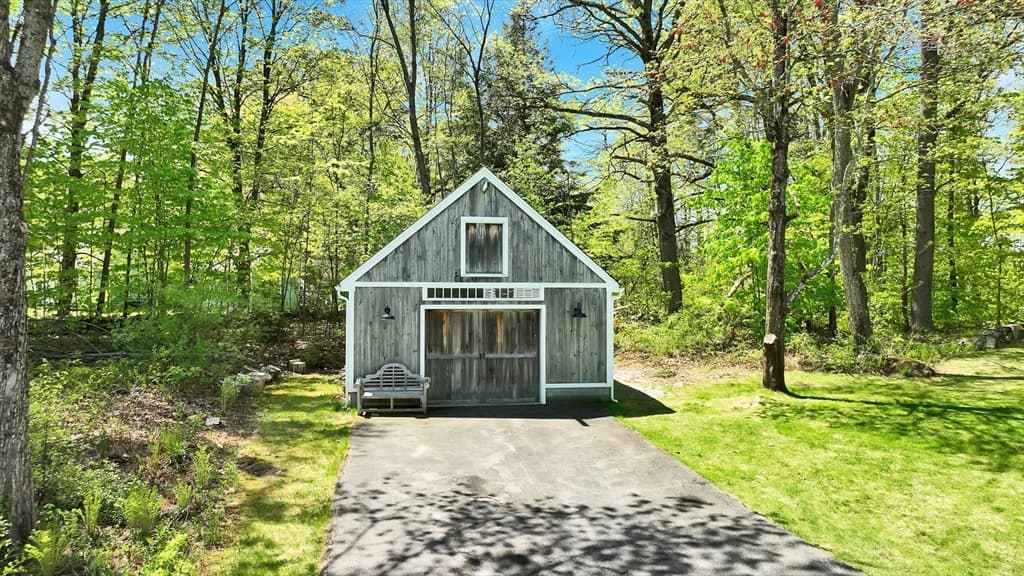 196 South Rd. photo 3
