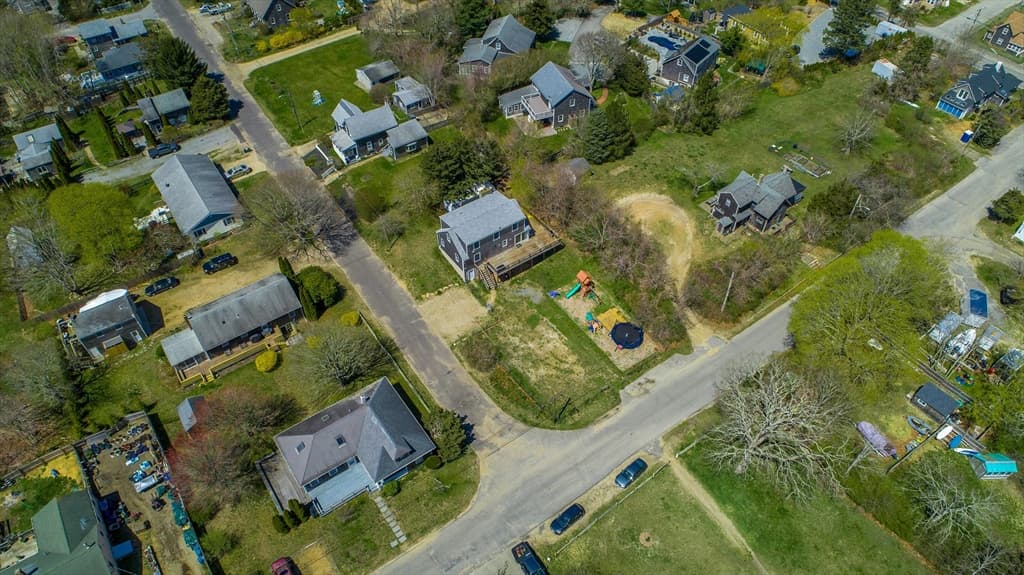 16 Franklin Ave photo 4