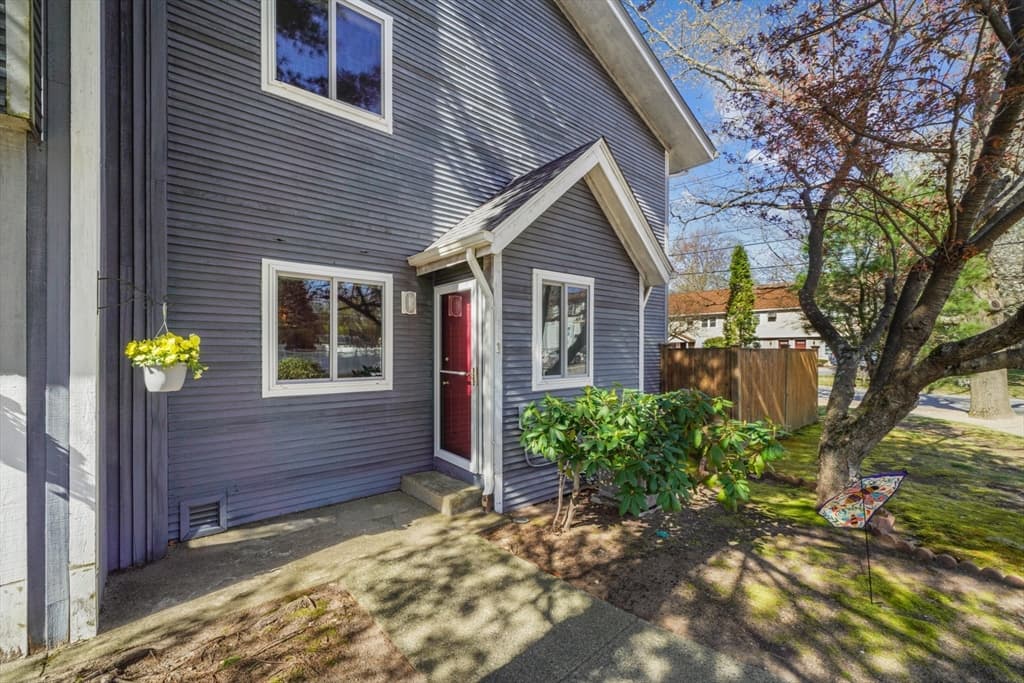 24 Magnolia Street #1A photo 3