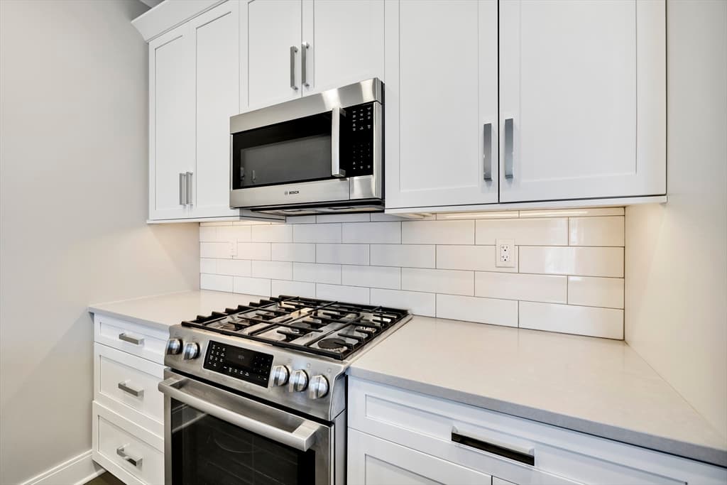 353 Summer St #208 photo 4