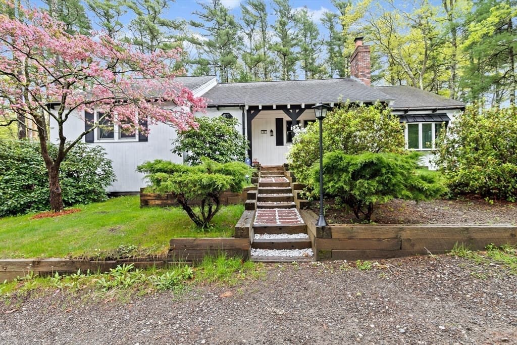28 Brook St
