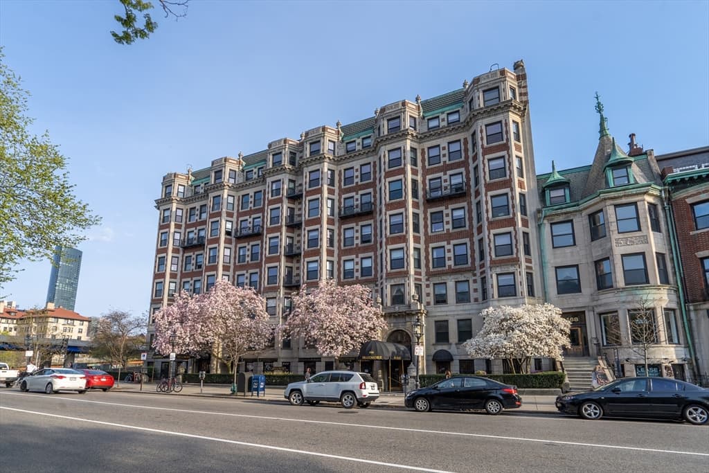 466 Commonwealth Ave #301 photo 2