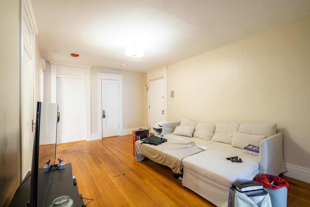 466 Commonwealth Ave #301 photo 3