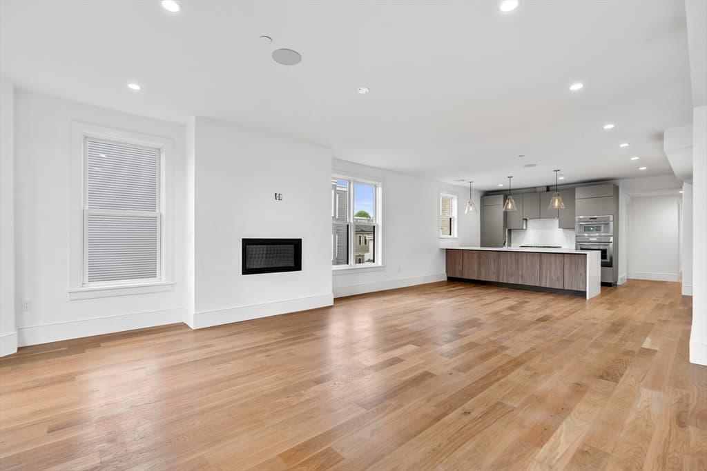 726 East 8th ##02 photo 5
