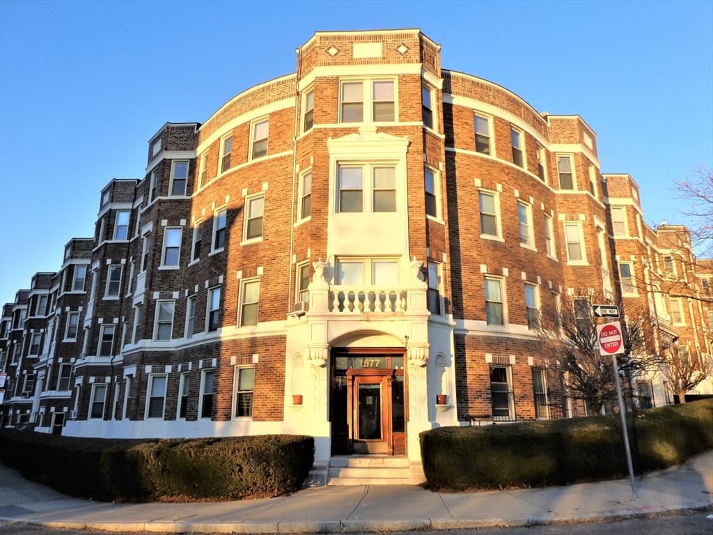 1677 Commonwealth Ave #9