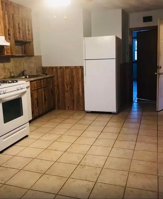 138 Bennington Street #3 photo 2