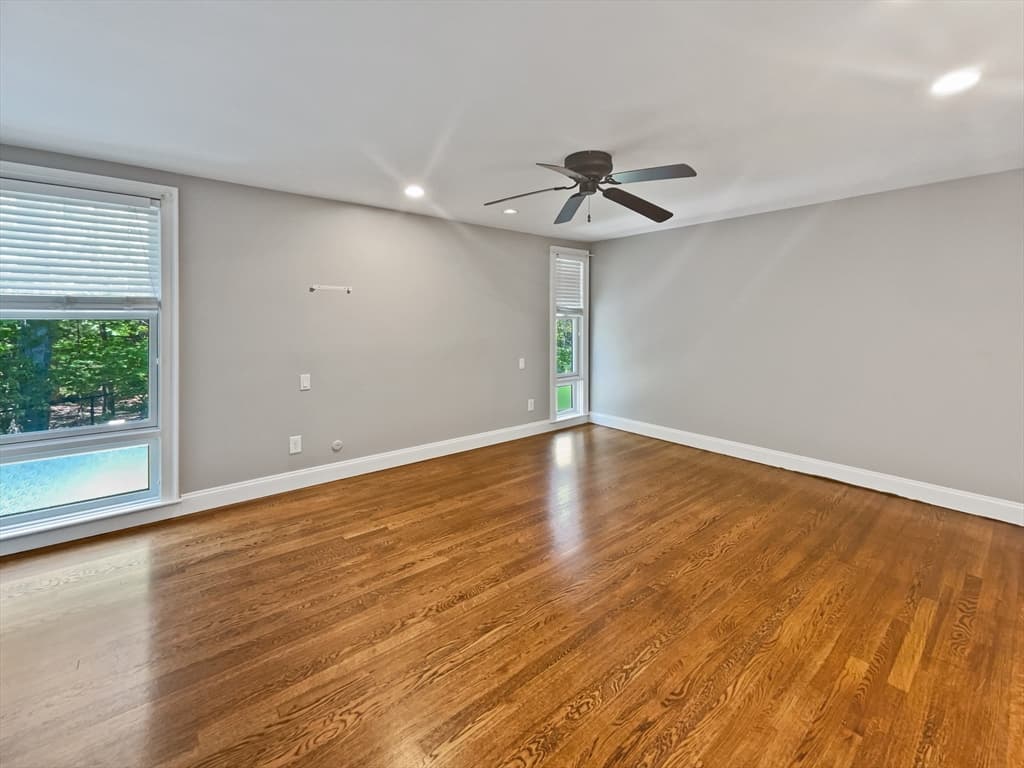 11 Oak St #16 photo 3