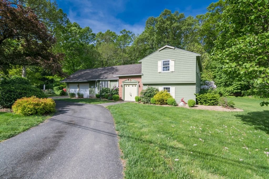 154 Deepwoods Dr