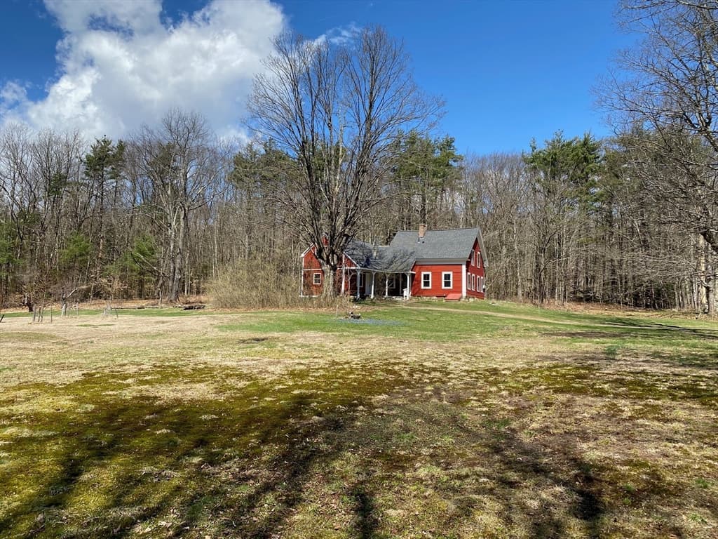 142 Flower Hill Rd photo 2
