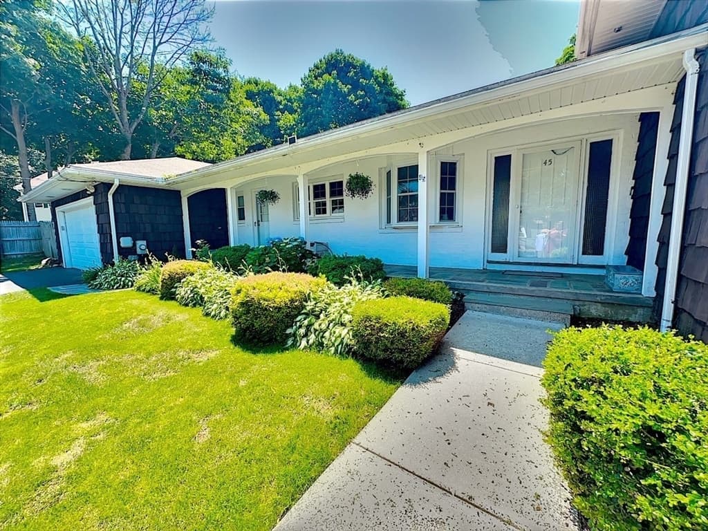 45 Lakewood Terrace photo 2