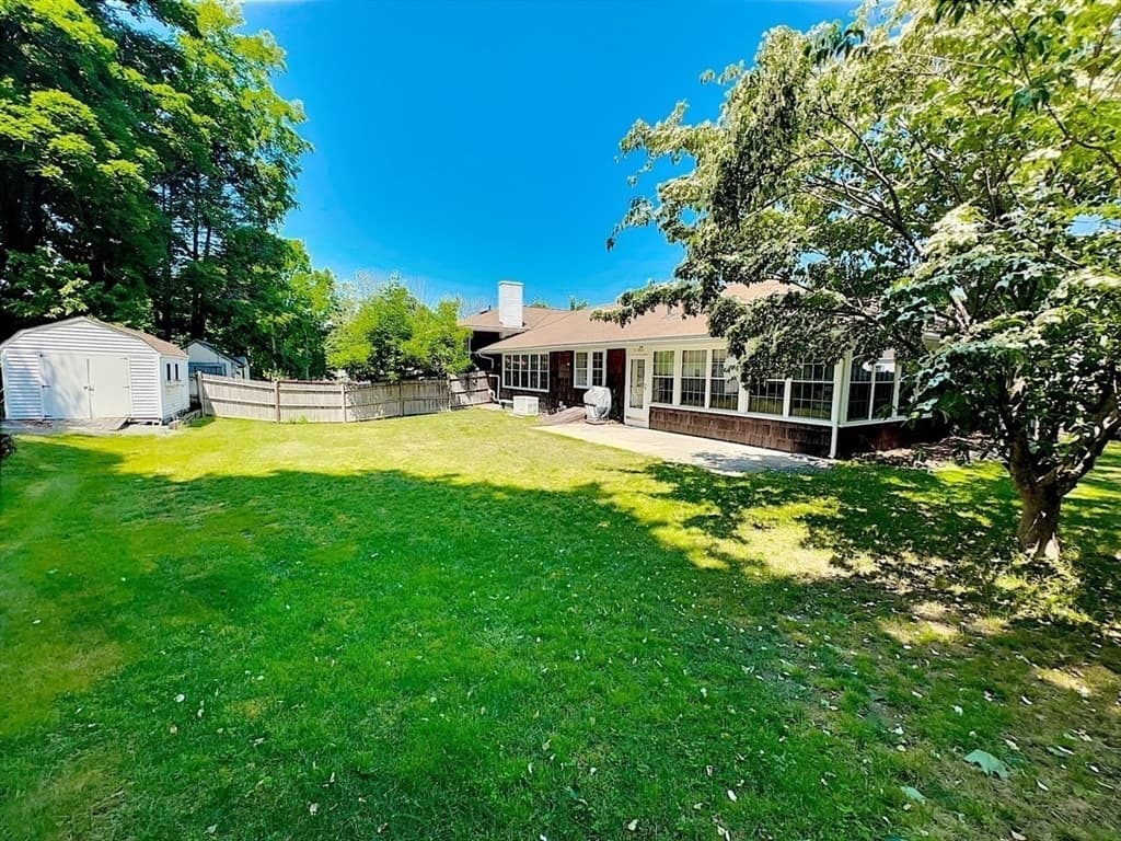 45 Lakewood Terrace photo 3