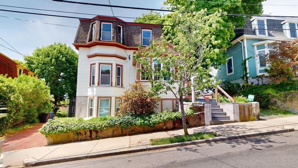 79 Sheridan Street photo 2
