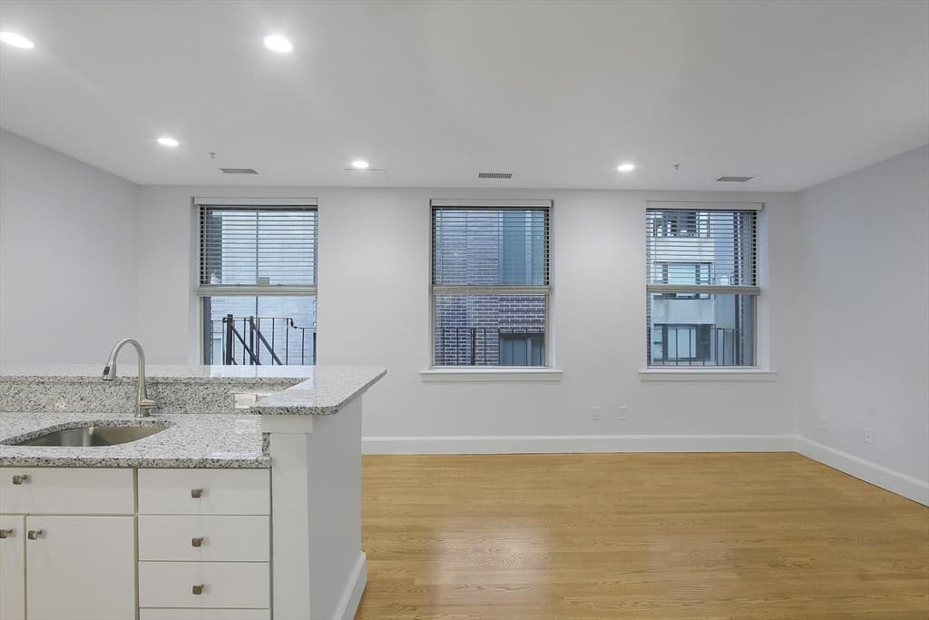 140 Boylston St. #6 photo 4