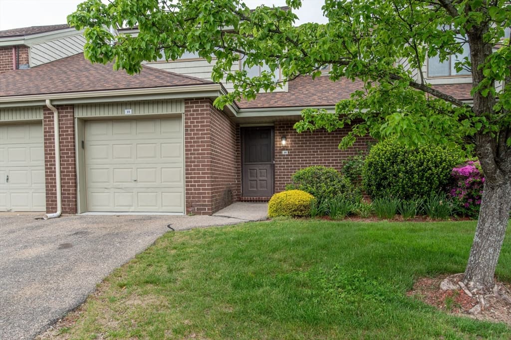 35 Elderwood Drive #35