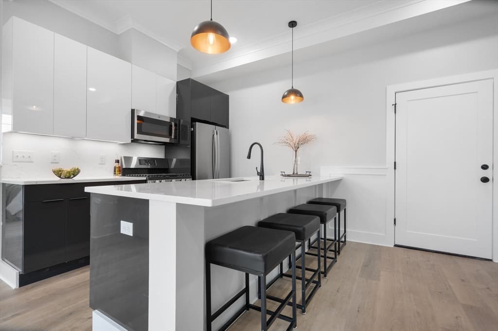 115 Thurston St #D photo 2