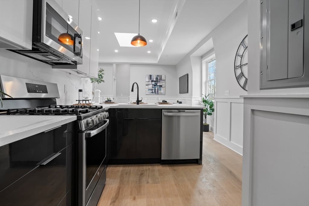 115 Thurston St #I photo 2