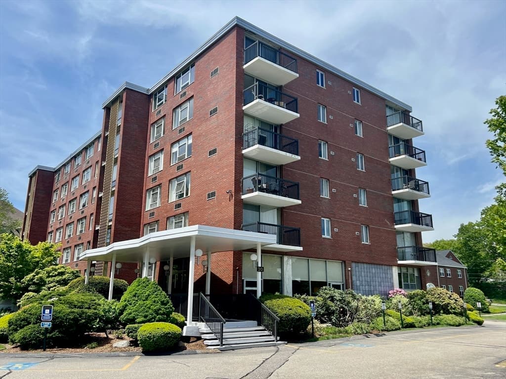 20 Hammond Pond Parkway #105