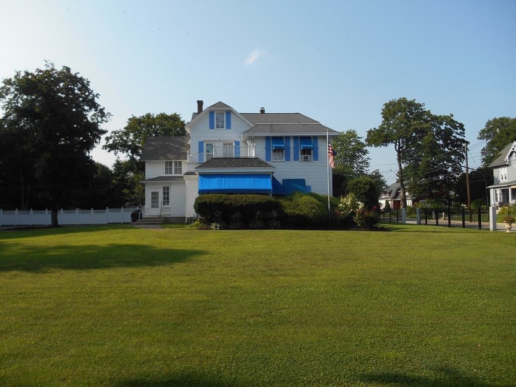 46 Capron St photo 3
