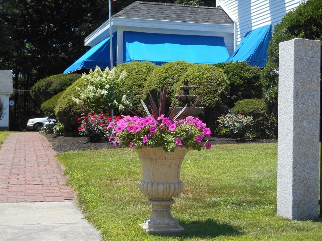 46 Capron St photo 5