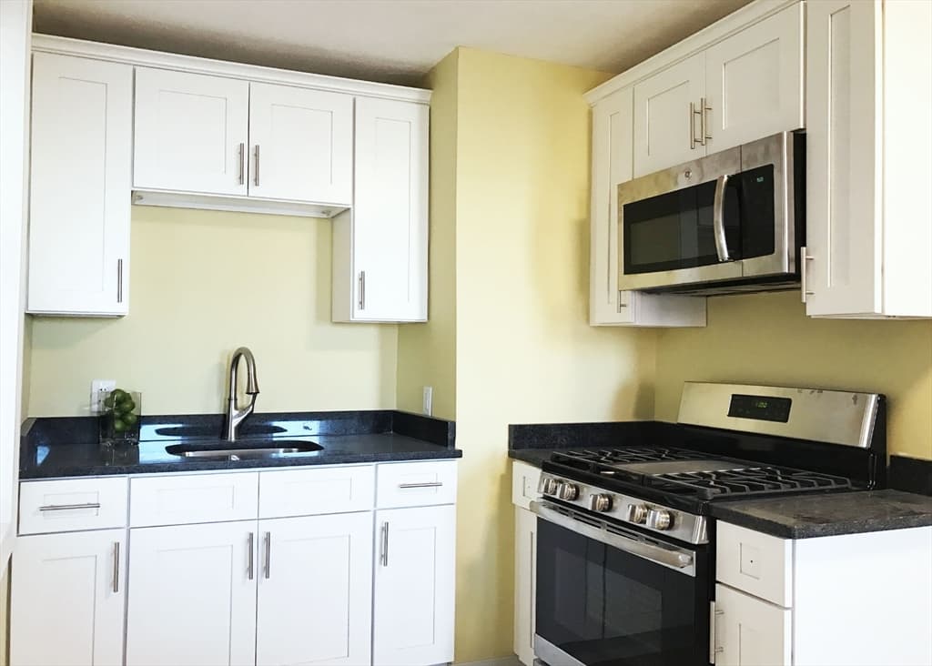 131 Orleans #2F photo 2